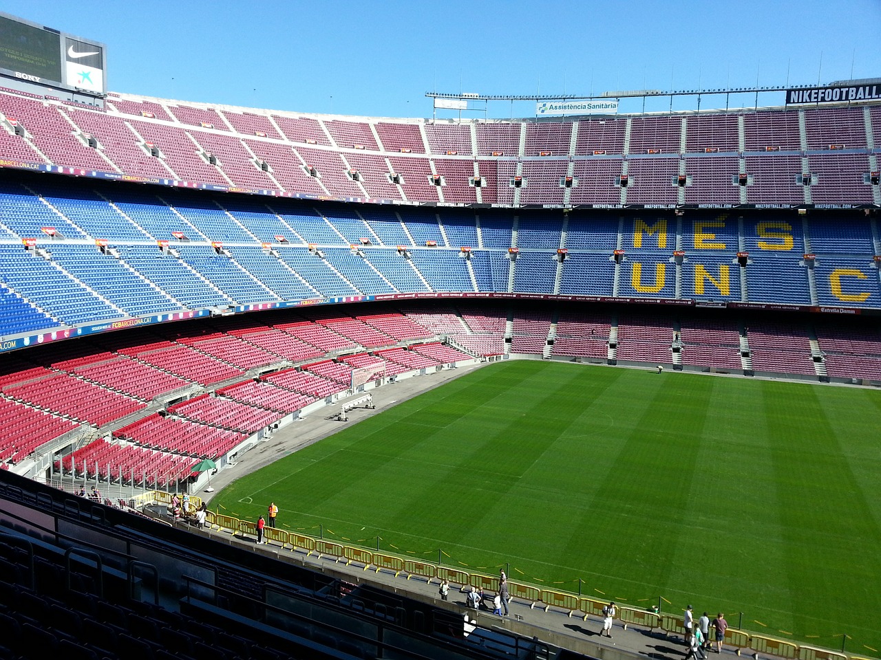 football-stadium-344211_1280